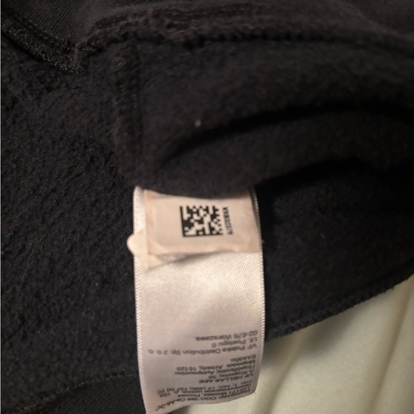 The North Face Black Hoodie - Picture 2 of 2